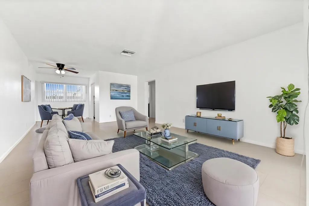 2755 NE 28th Avenue Lighthouse Point FL 33064