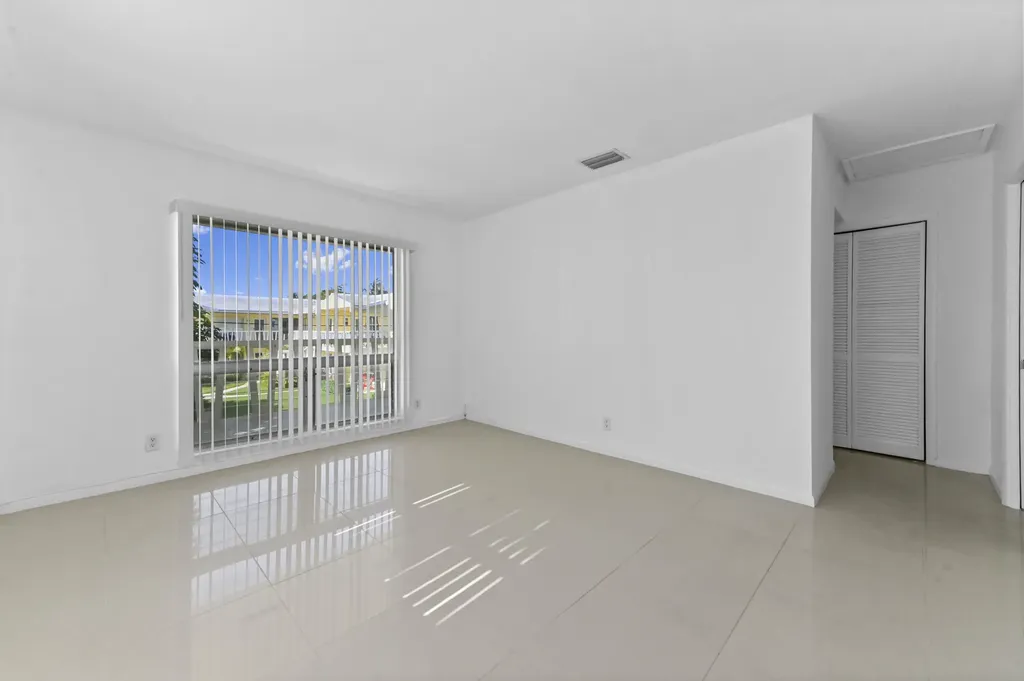 2755 NE 28th Avenue Lighthouse Point FL 33064