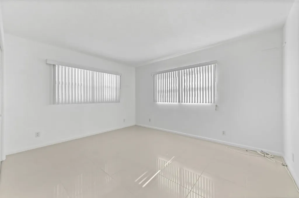 2755 NE 28th Avenue Lighthouse Point FL 33064