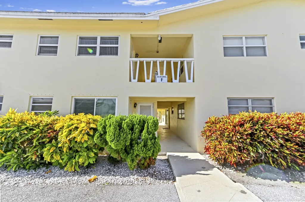 2755 NE 28th Avenue Lighthouse Point FL 33064