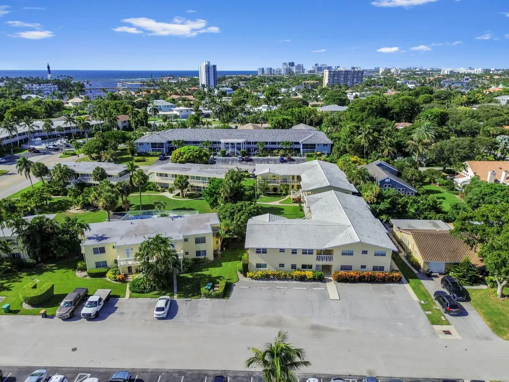 2755 NE 28th Avenue Lighthouse Point FL 33064