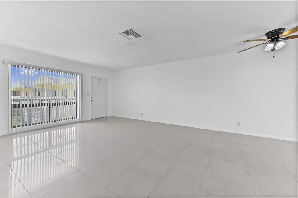 2755 NE 28th Avenue Lighthouse Point FL 33064