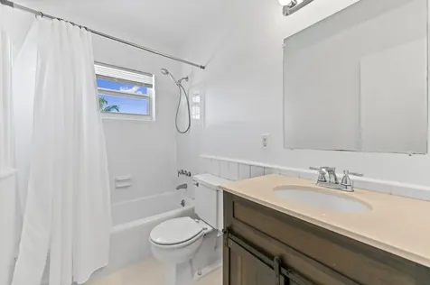 2755 NE 28th Avenue Lighthouse Point FL 33064