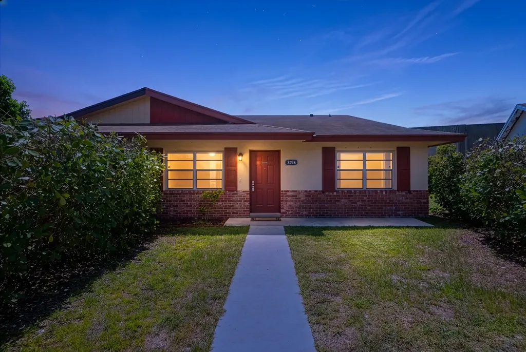 3958 Chapel Street Palm Beach Gardens FL 33403