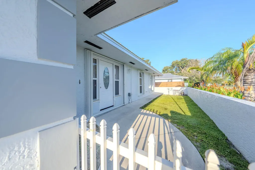 651 SE Degan Drive Port St Lucie FL 34983