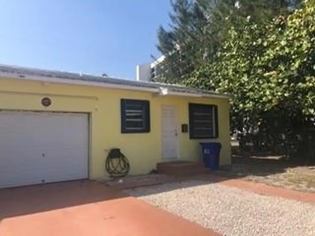 3200 NE 5th Court Pompano Beach FL 33062