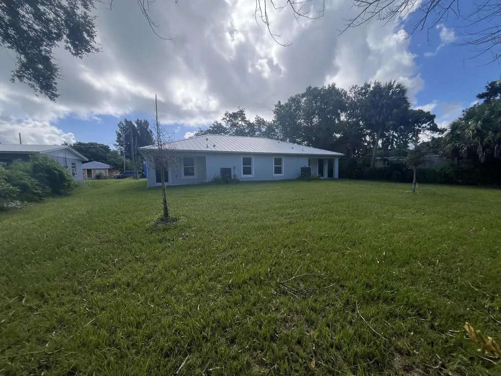 311 N 16th N Street Fort Pierce FL 34950
