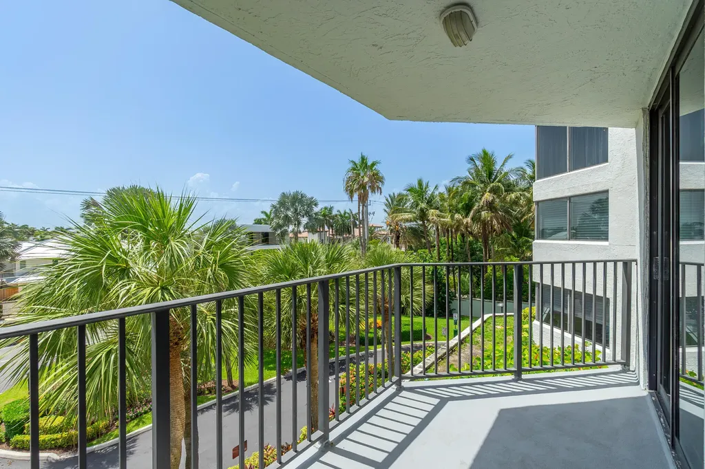 2565 S Ocean Boulevard Highland Beach FL 33487