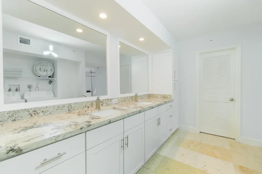 2565 S Ocean Boulevard Highland Beach FL 33487