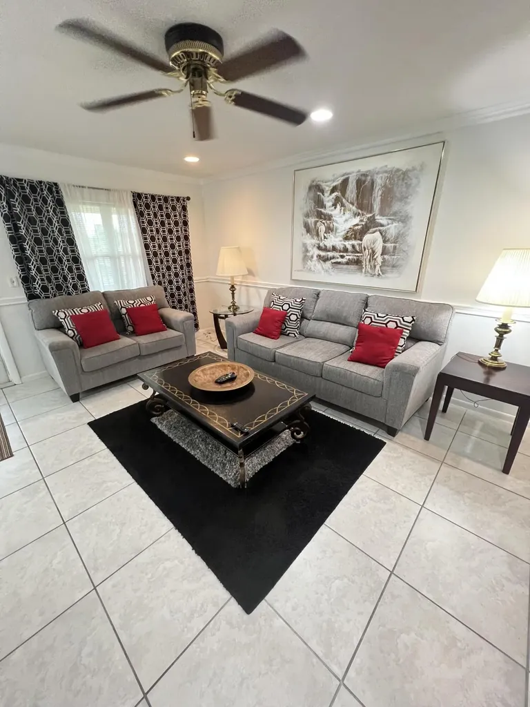 120 Coventry E West Palm Beach FL 33417