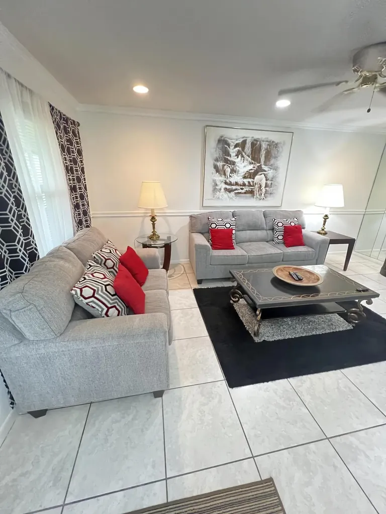 120 Coventry E West Palm Beach FL 33417