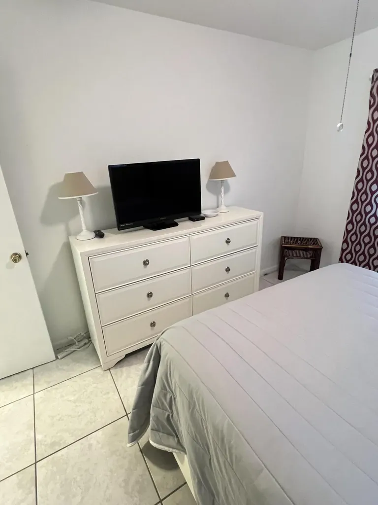 120 Coventry E West Palm Beach FL 33417