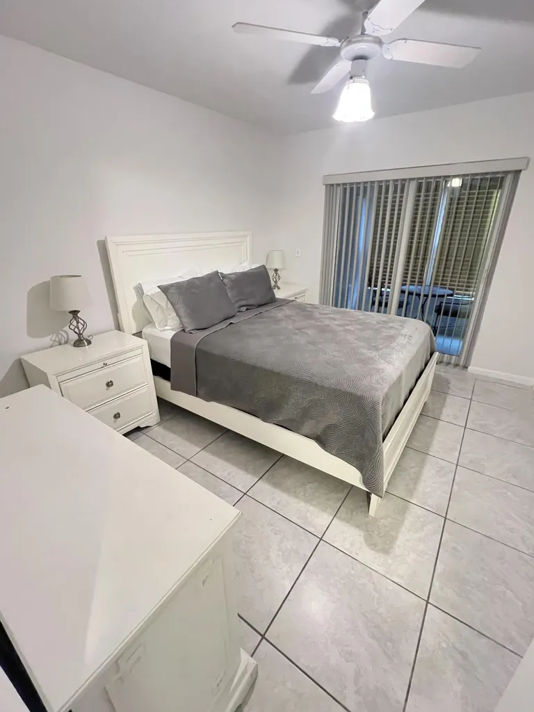 120 Coventry E West Palm Beach FL 33417