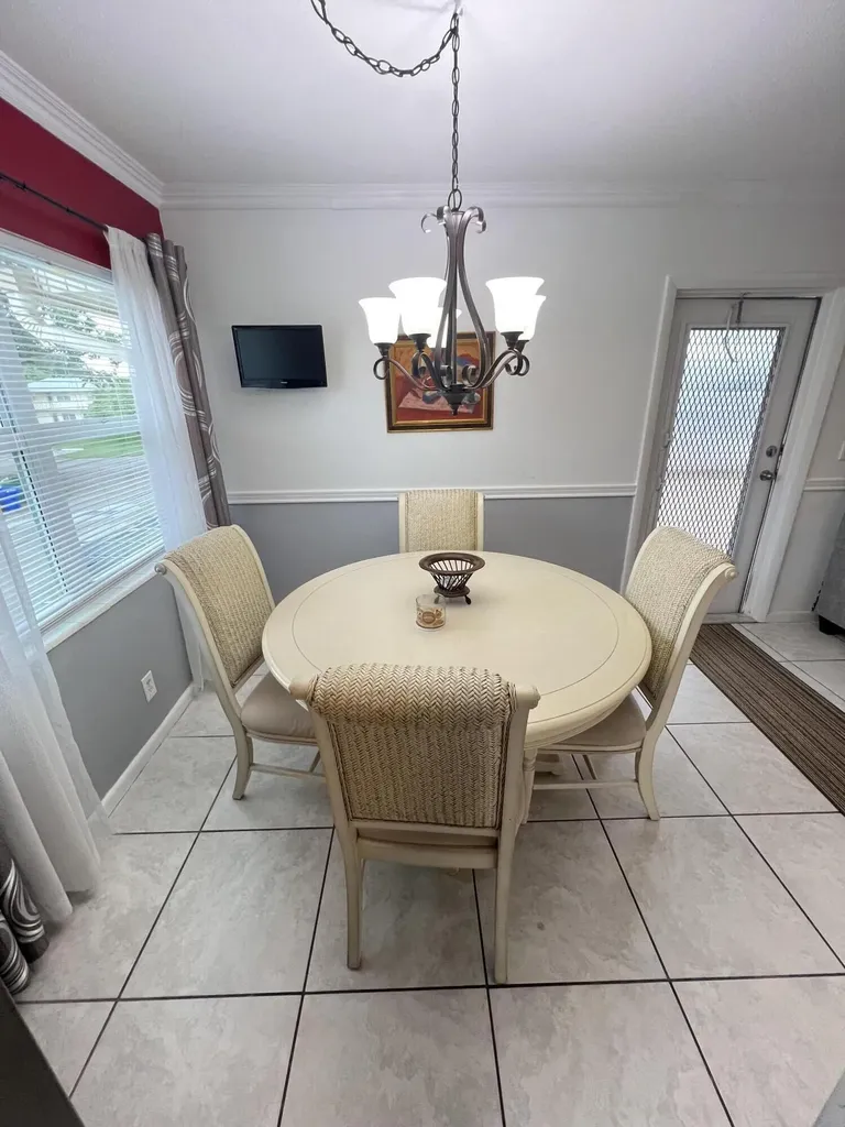 120 Coventry E West Palm Beach FL 33417
