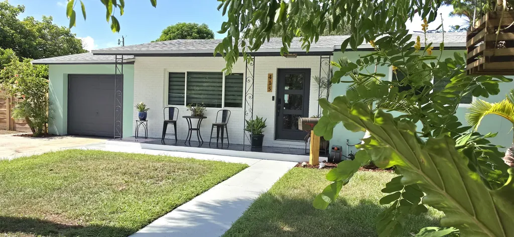 415 Park Avenue Lake Park FL 33403