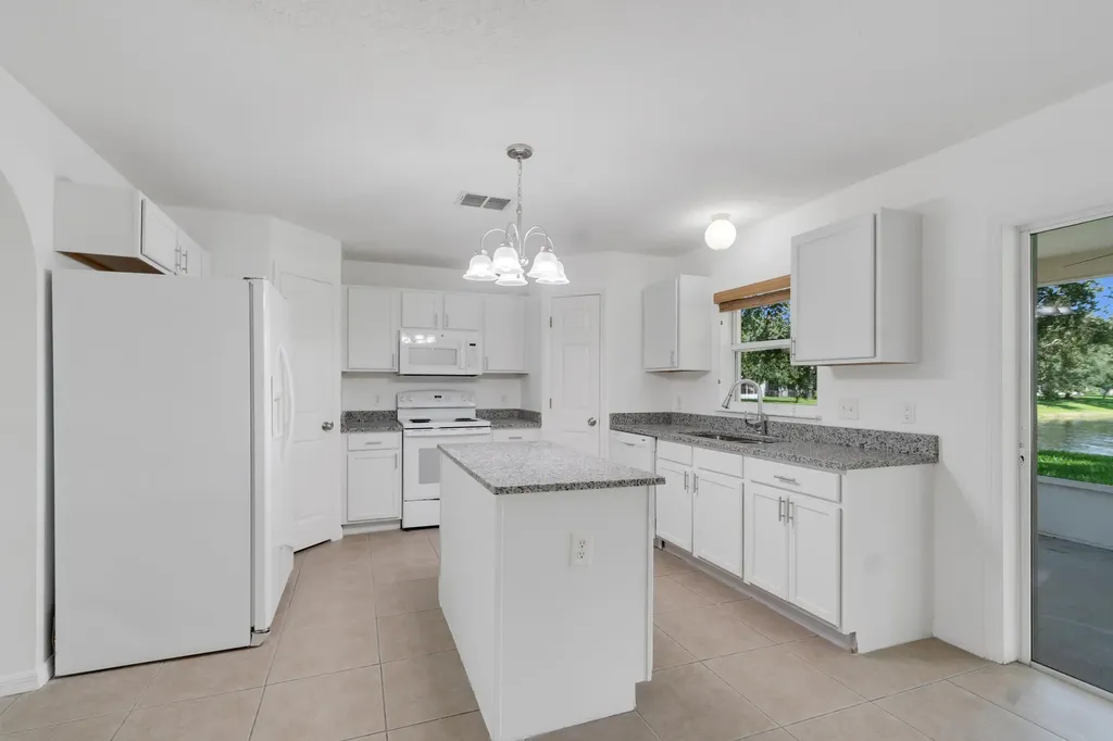 2538 12th Square SW Vero Beach FL 32968