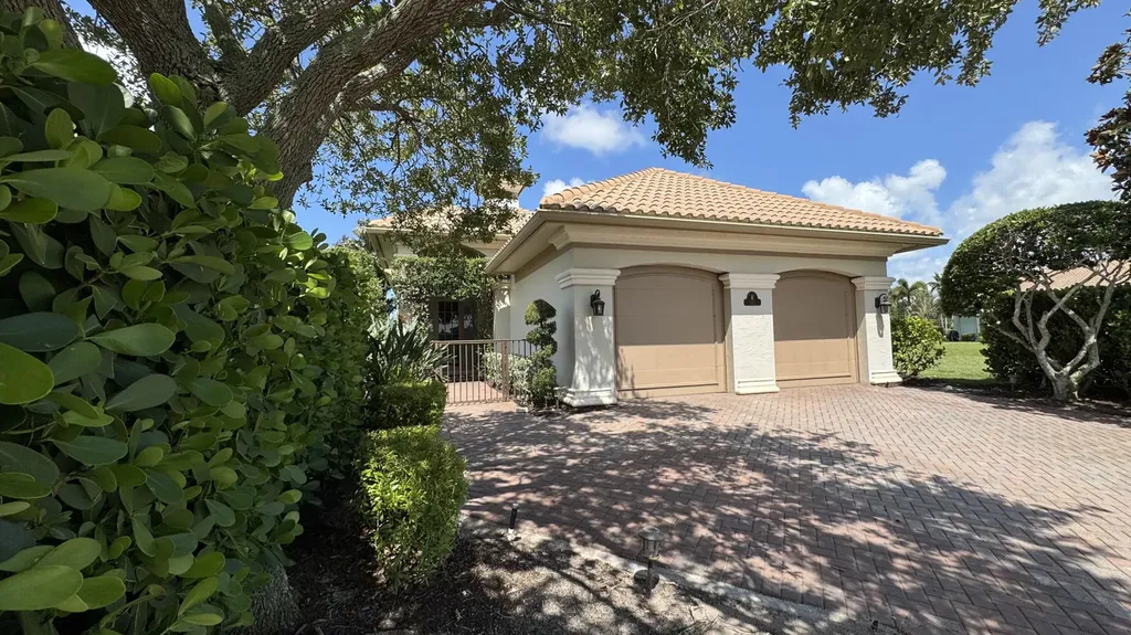 102 SE Rio Palermo Port St Lucie FL 34984