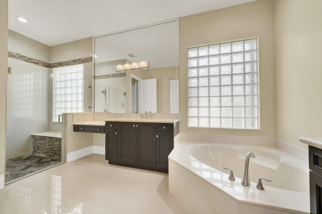 10469 Whitewind Circle Boynton Beach FL 33473