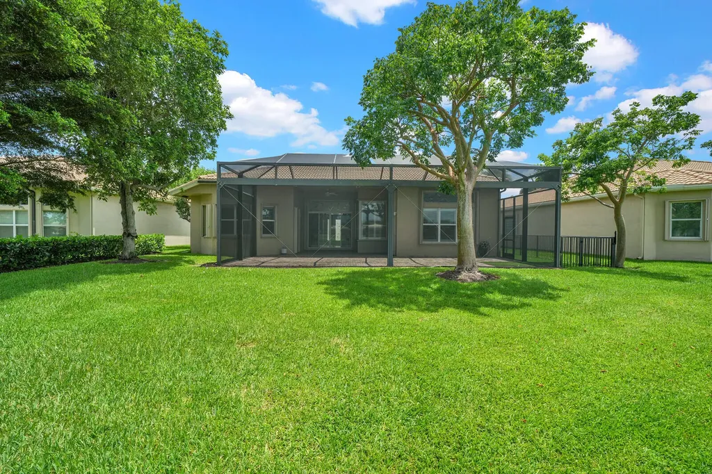 10469 Whitewind Circle Boynton Beach FL 33473