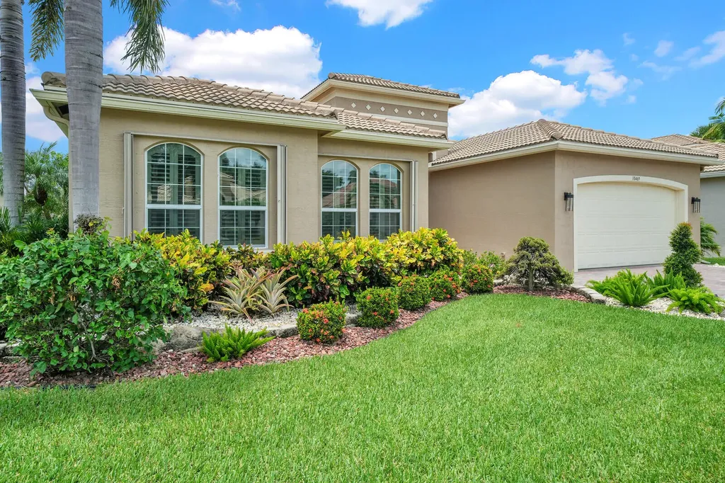 10469 Whitewind Circle Boynton Beach FL 33473