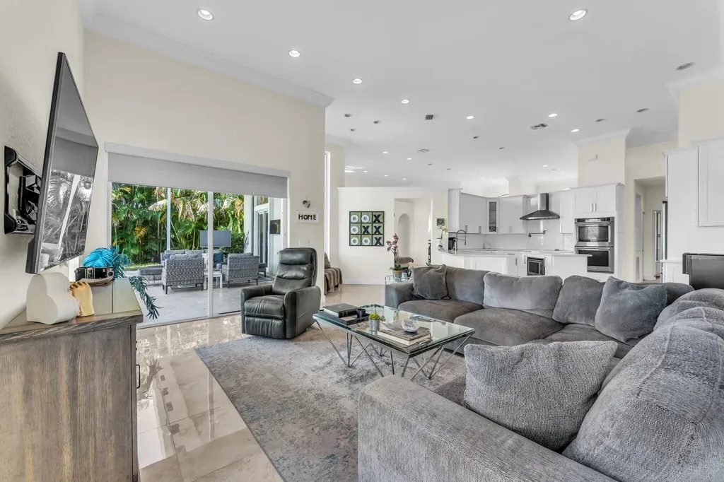 21409 Crestfalls Court Boca Raton FL 33428