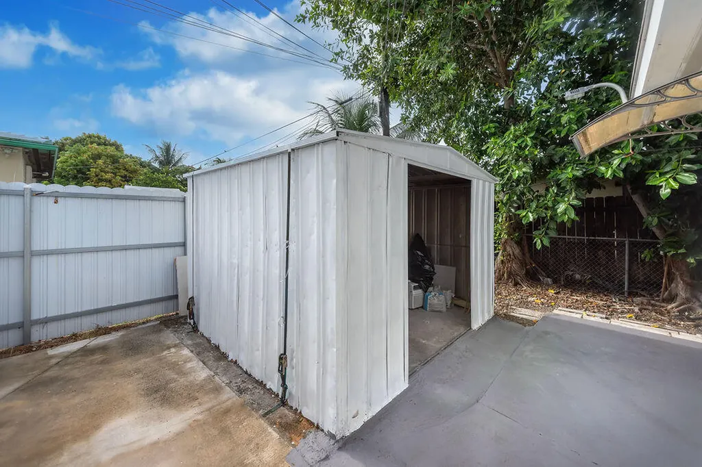 321 NW 21st Avenue Miami FL 33125
