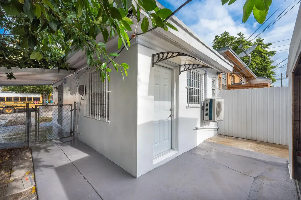 321 NW 21st Avenue Miami FL 33125
