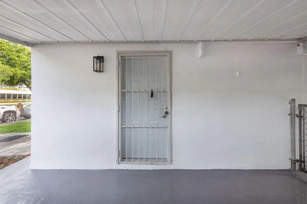 321 NW 21st Avenue Miami FL 33125