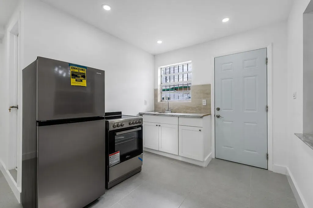 321 NW 21st Avenue Miami FL 33125