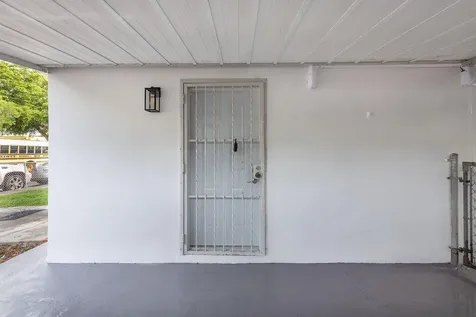 321 NW 21st Avenue Miami FL 33125
