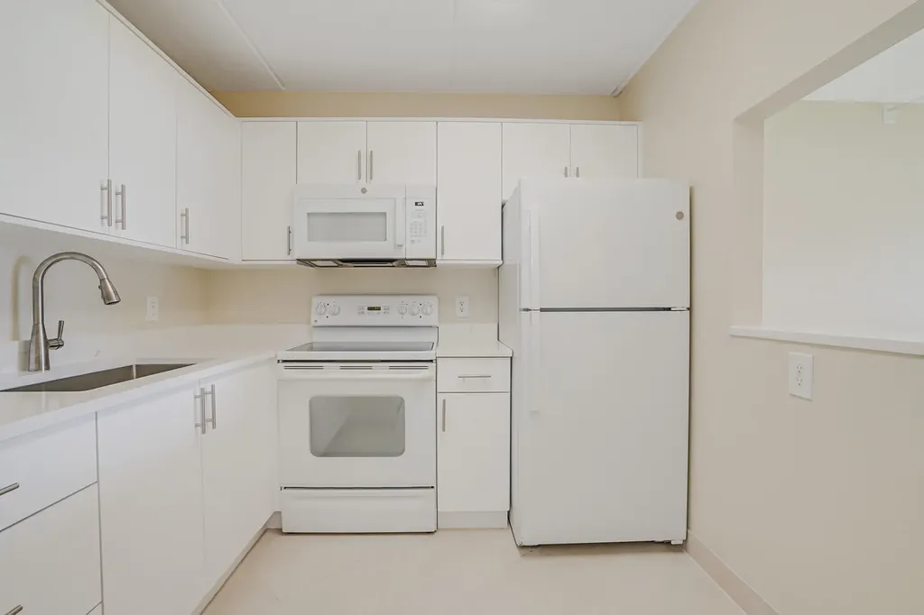400 Village Green Circle W Palm Springs FL 33461