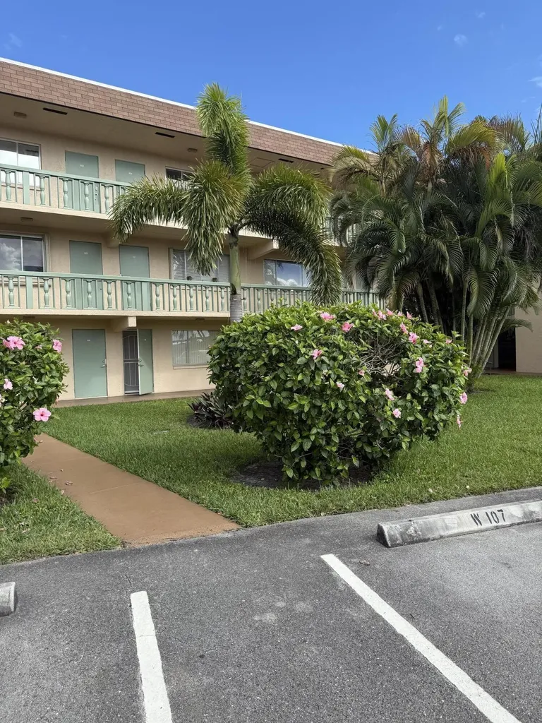 400 Village Green Circle W Palm Springs FL 33461
