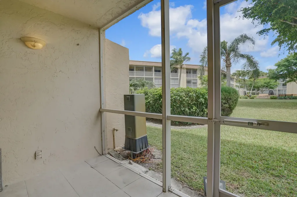 400 Village Green Circle W Palm Springs FL 33461