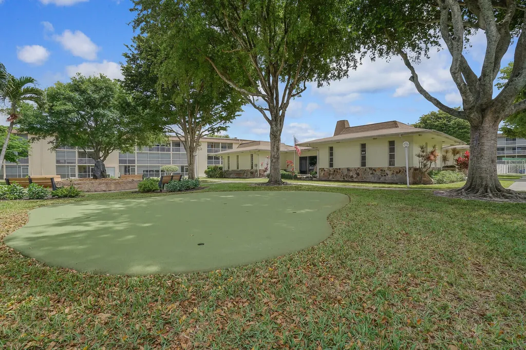 400 Village Green Circle W Palm Springs FL 33461