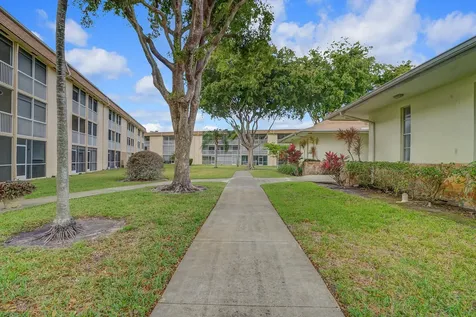 400 Village Green Circle W Palm Springs FL 33461