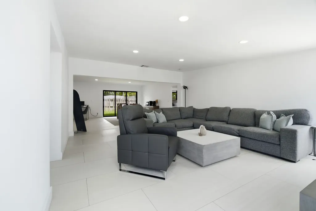 1333 SE 8th Street Deerfield Beach FL 33441