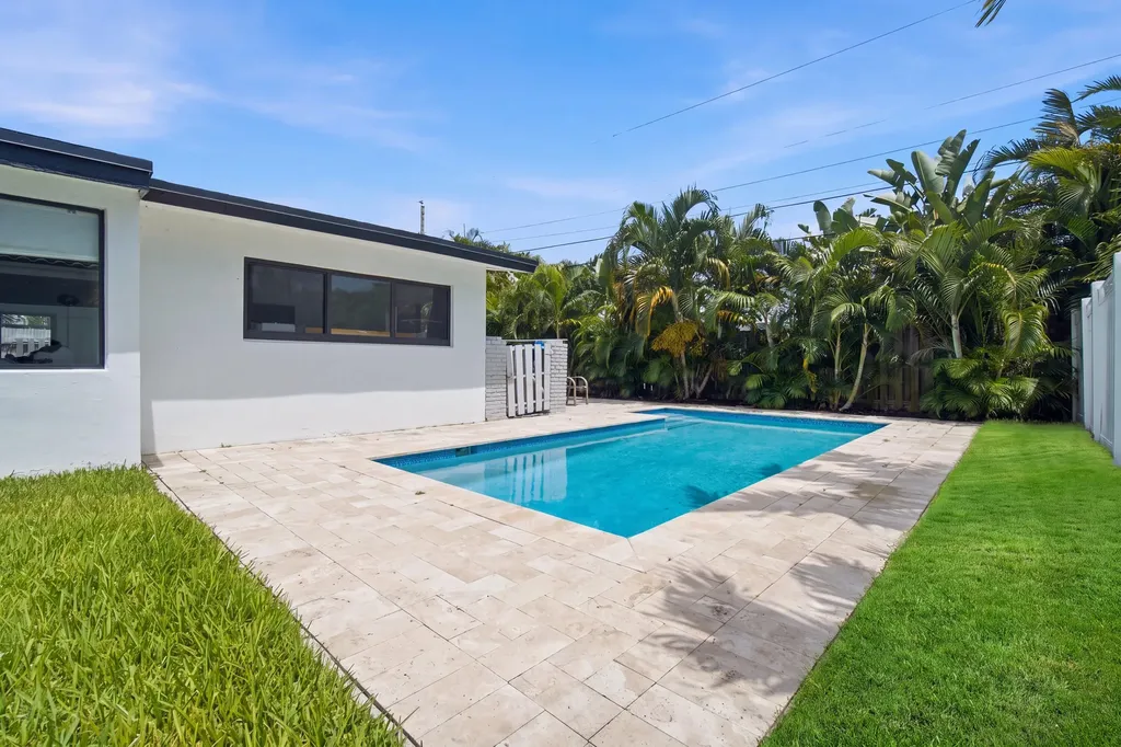 1333 SE 8th Street Deerfield Beach FL 33441