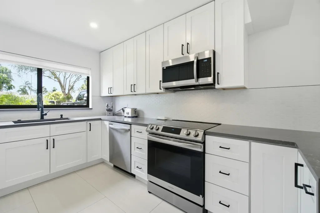 1333 SE 8th Street Deerfield Beach FL 33441