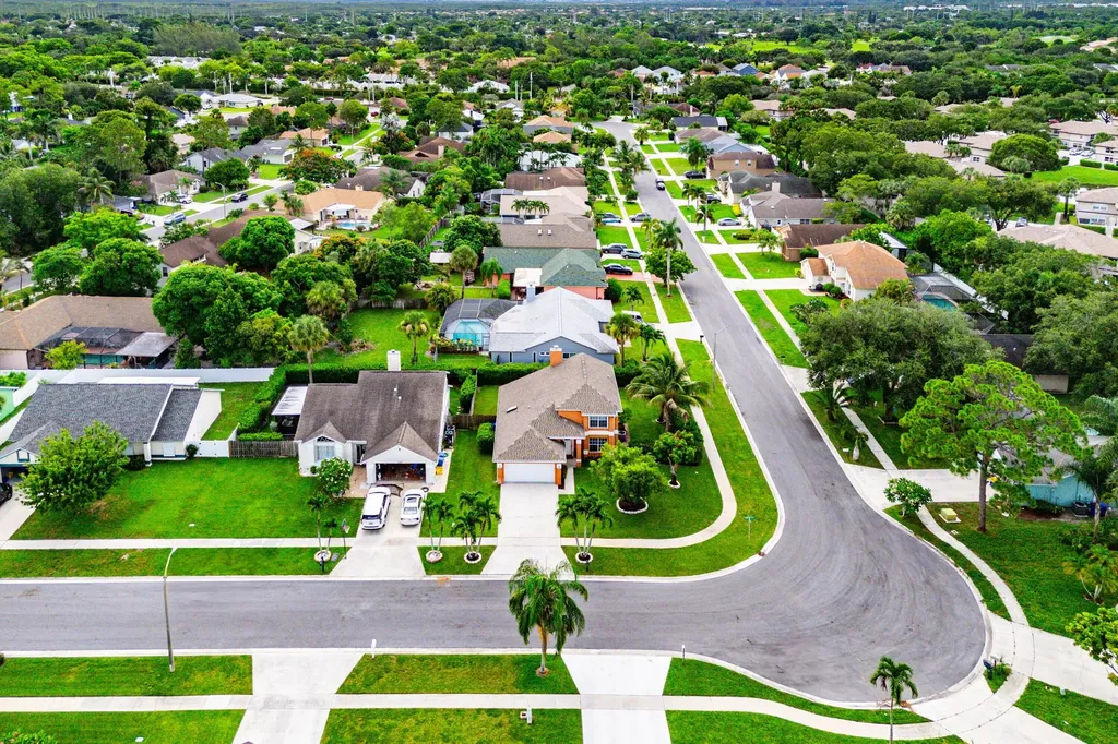 139 Royal Pine Circle S Royal Palm Beach FL 33411