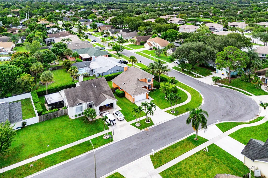 139 Royal Pine Circle S Royal Palm Beach FL 33411