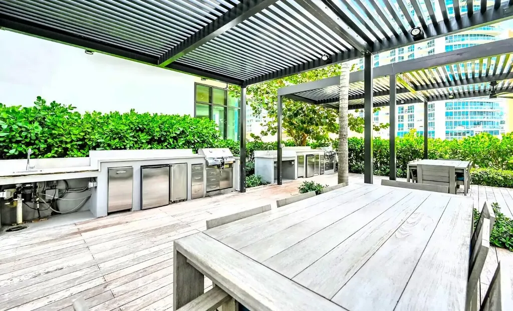 480 NE 31st Street Miami FL 33137