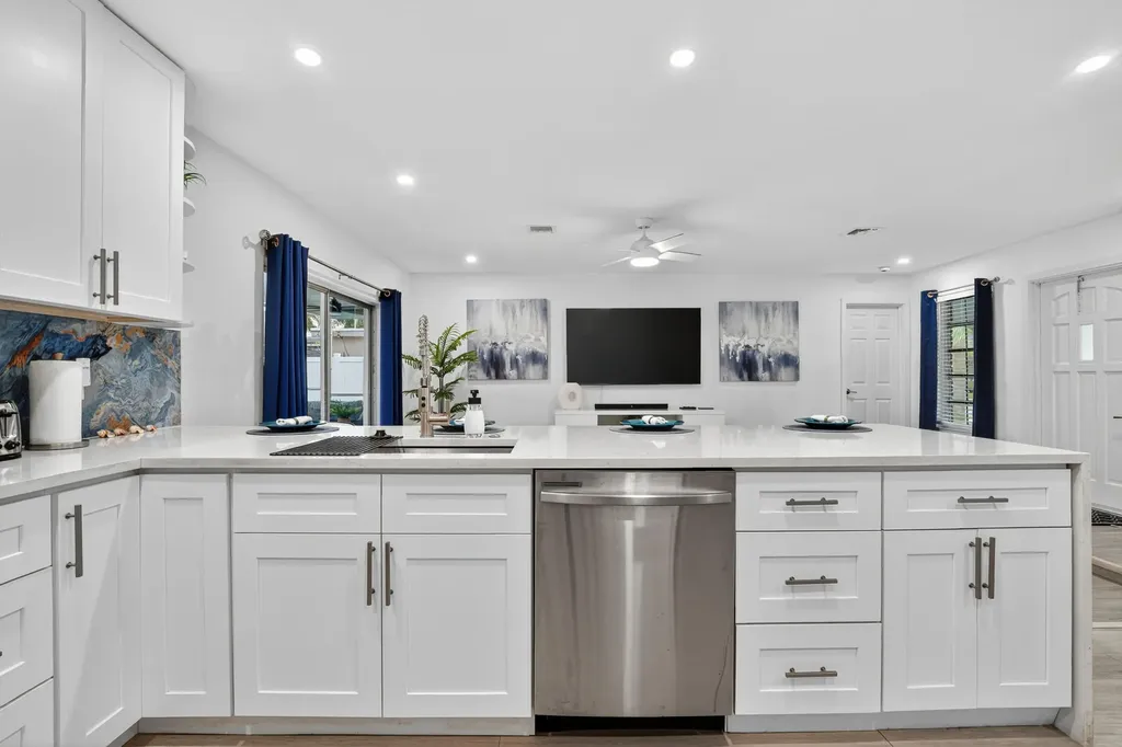 4421 NW 2nd Court Coconut Creek FL 33066
