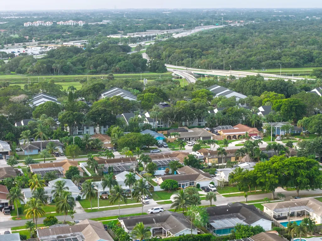 4421 NW 2nd Court Coconut Creek FL 33066