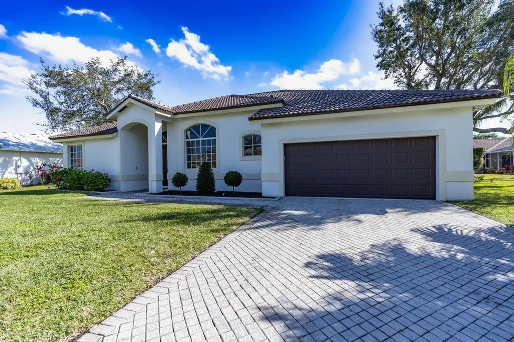 1255 SW Maplewood Drive Port St Lucie FL 34986