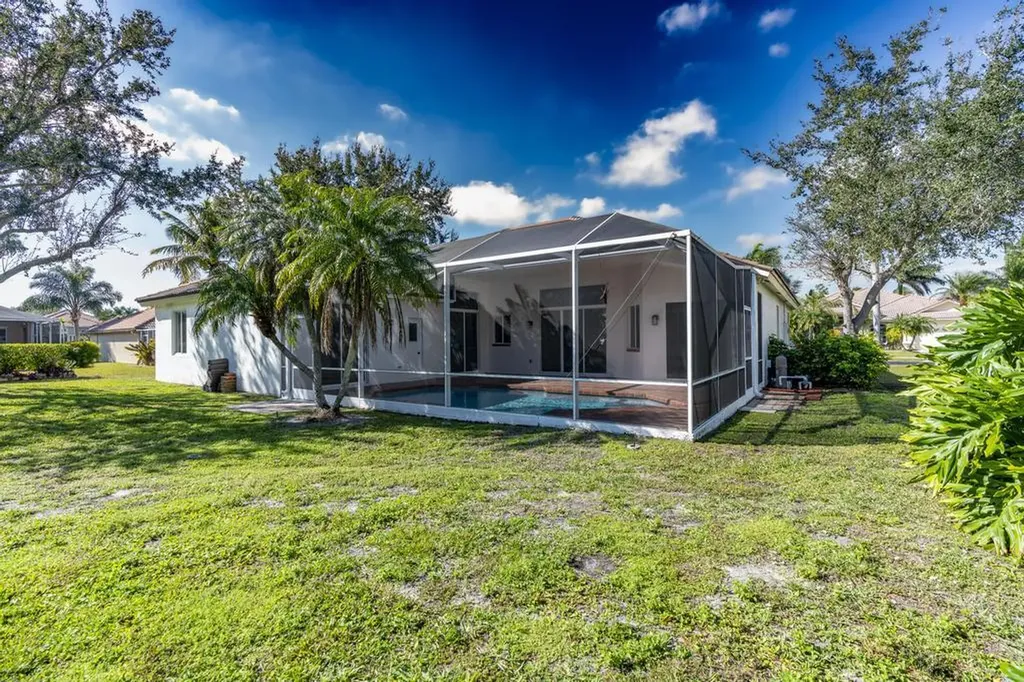1255 SW Maplewood Drive Port St Lucie FL 34986