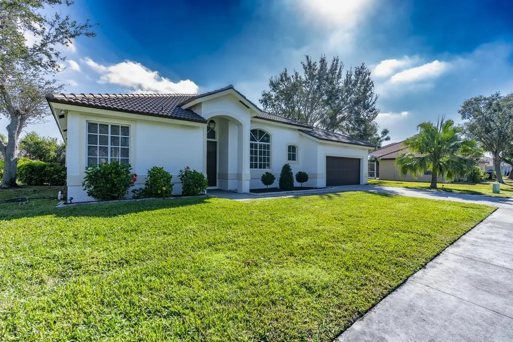 1255 SW Maplewood Drive Port St Lucie FL 34986