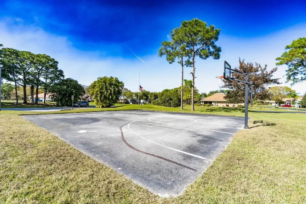 1255 SW Maplewood Drive Port St Lucie FL 34986