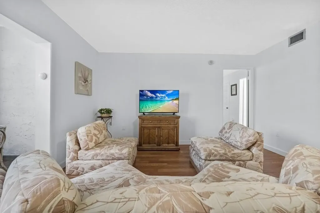 8280 SW 24th Street North Lauderdale FL 33068