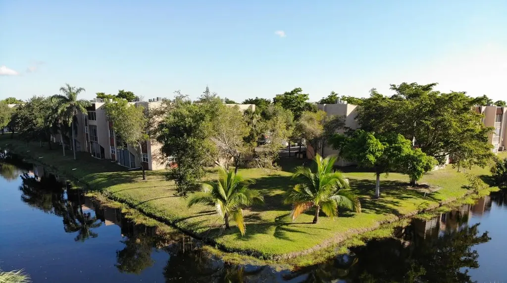 8280 SW 24th Street North Lauderdale FL 33068