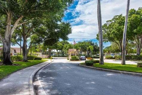 8135 Bridgewater Court Lake Clarke Shores FL 33406